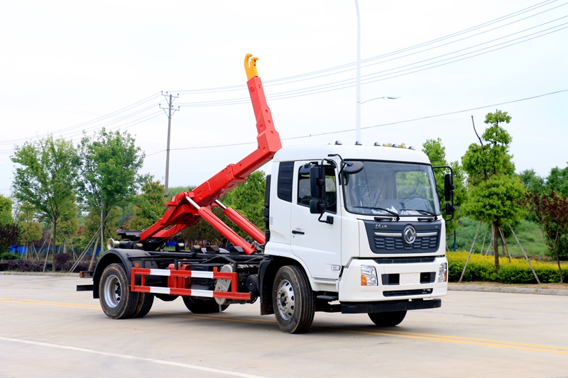 東風(fēng)天錦勾臂式垃圾車