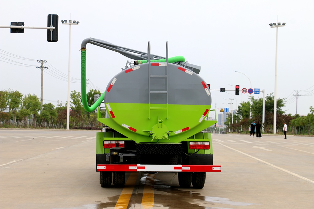 東風(fēng)大福瑞卡吸糞車