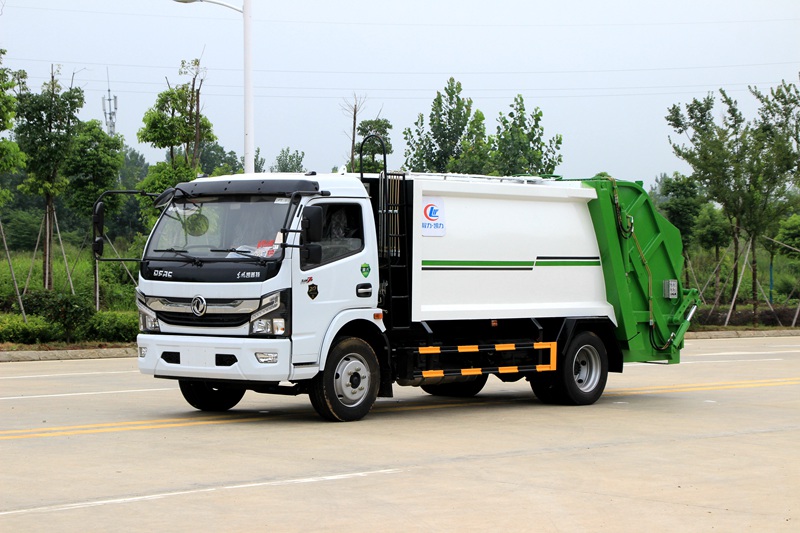 東風(fēng)大多利卡壓縮垃圾車