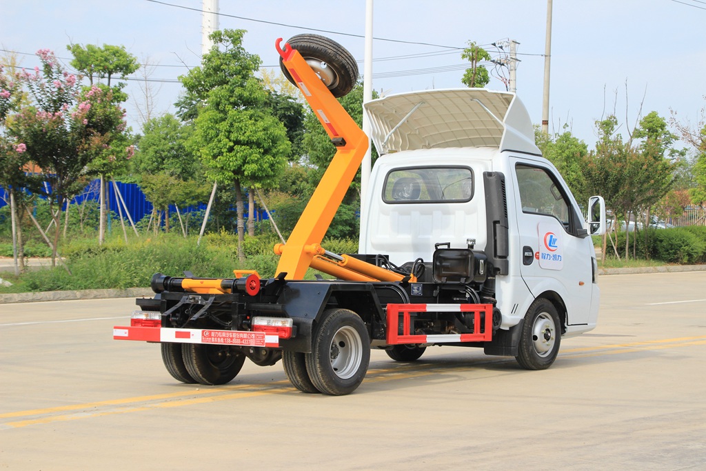 東風(fēng)途逸勾臂垃圾車