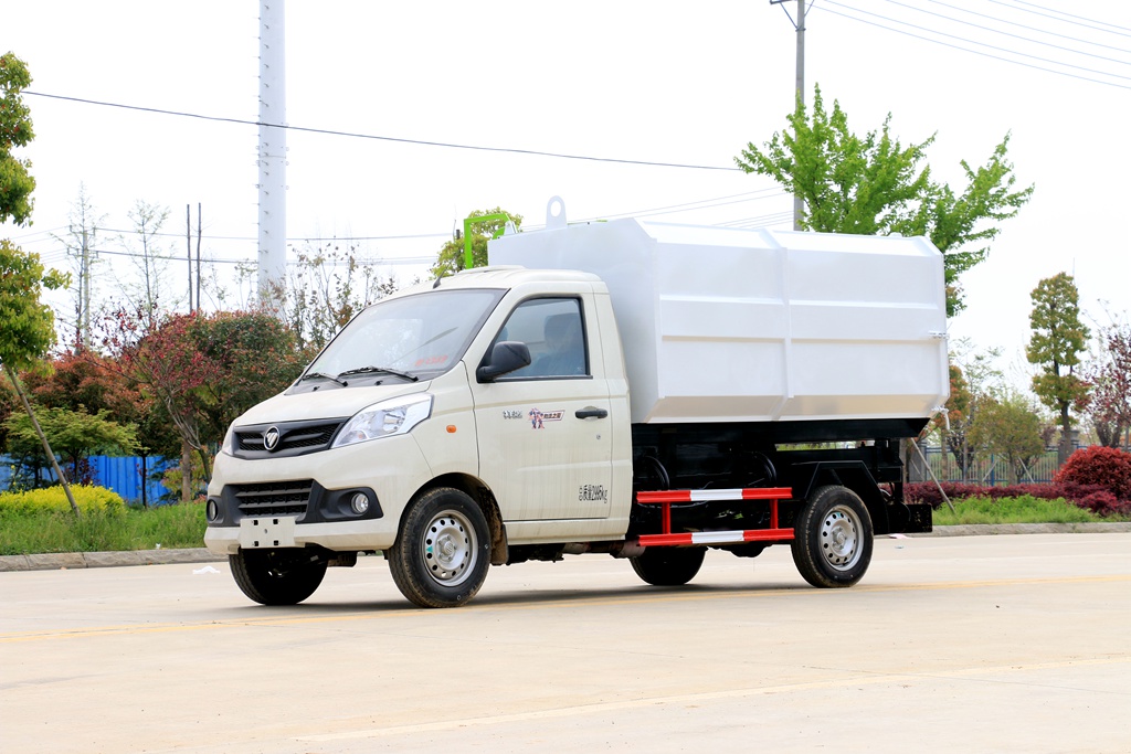 福田祥菱掛桶垃圾車