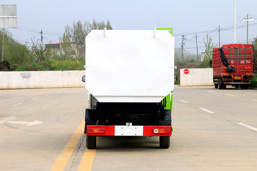 福田祥菱掛桶垃圾車