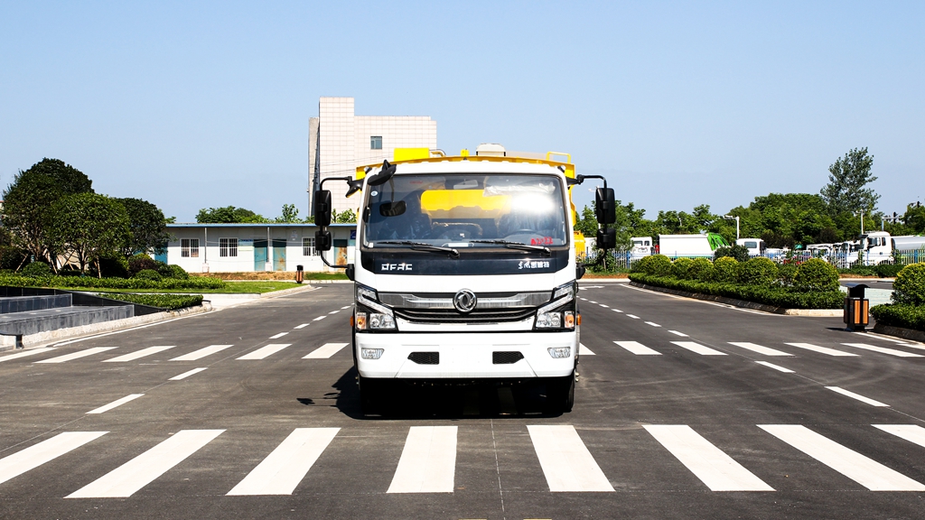 東風(fēng)凱普特吸塵車